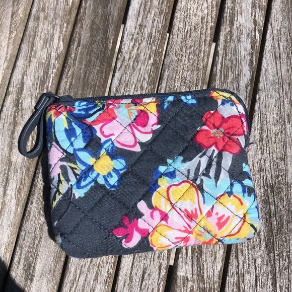 Vera Bradley Crossbody bag with matching coin purse. - Picture 2 of 10